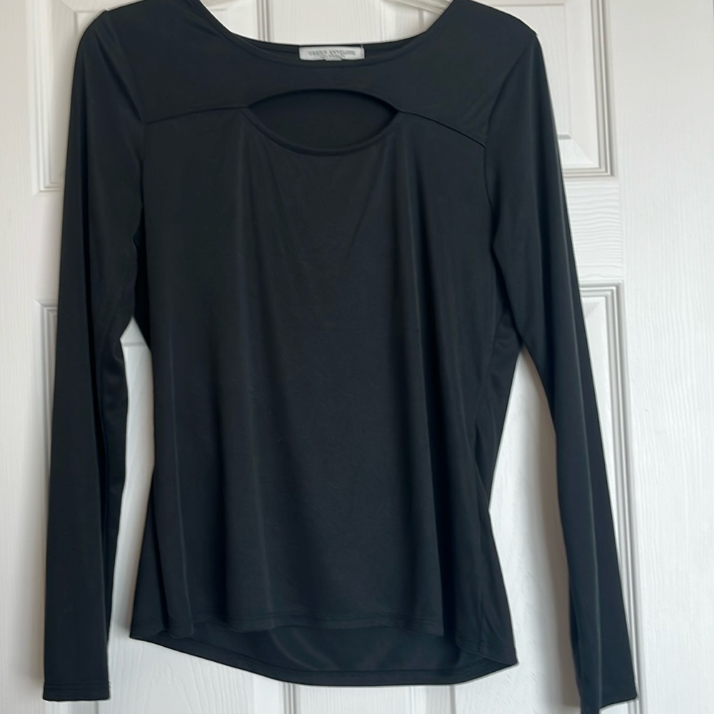 Green Envelope LS keyhole shirt, size medium